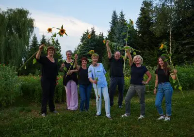 Blumen Hiedl Team Mit Sonnenblumen