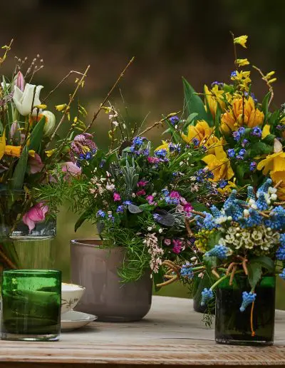 Bunte Fruehlingsstraeusse