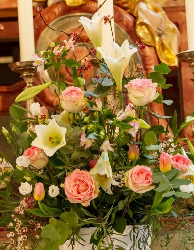 Altarschmuck Für Hochzeit Mit Lilien
